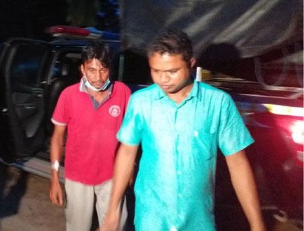 আসাদুলকে থানায় হস্তান্তর