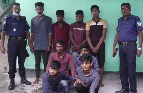 যশোরে ককটেলসহ আটক ৮