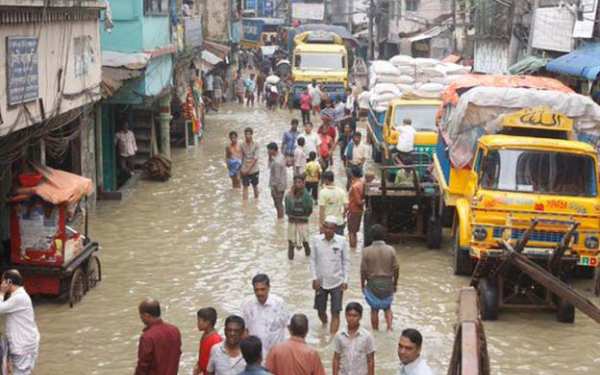 ভাসছে খাতুনগঞ্জ