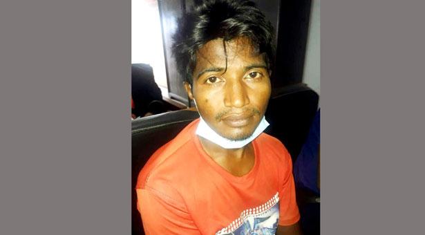 কিশোরীর মুখ এসিড নিক্ষেপ, আসামি গ্রেফতার