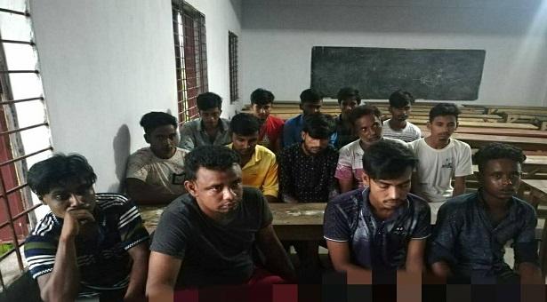 জয়পুরহাটে ১৪ মাদকসেবী ও ১০ জুয়াড়ি আটক