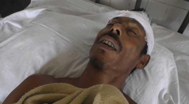 কুপিয়ে জখম