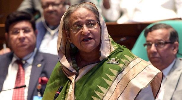 সময় পেলে লেকে ছিপ দিয়ে মাছও ধরি