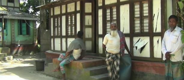 শরীয়তপুরের বোমা ফাটিয়ে বসতবাড়ি ভাঙচুর ও লুটপাট